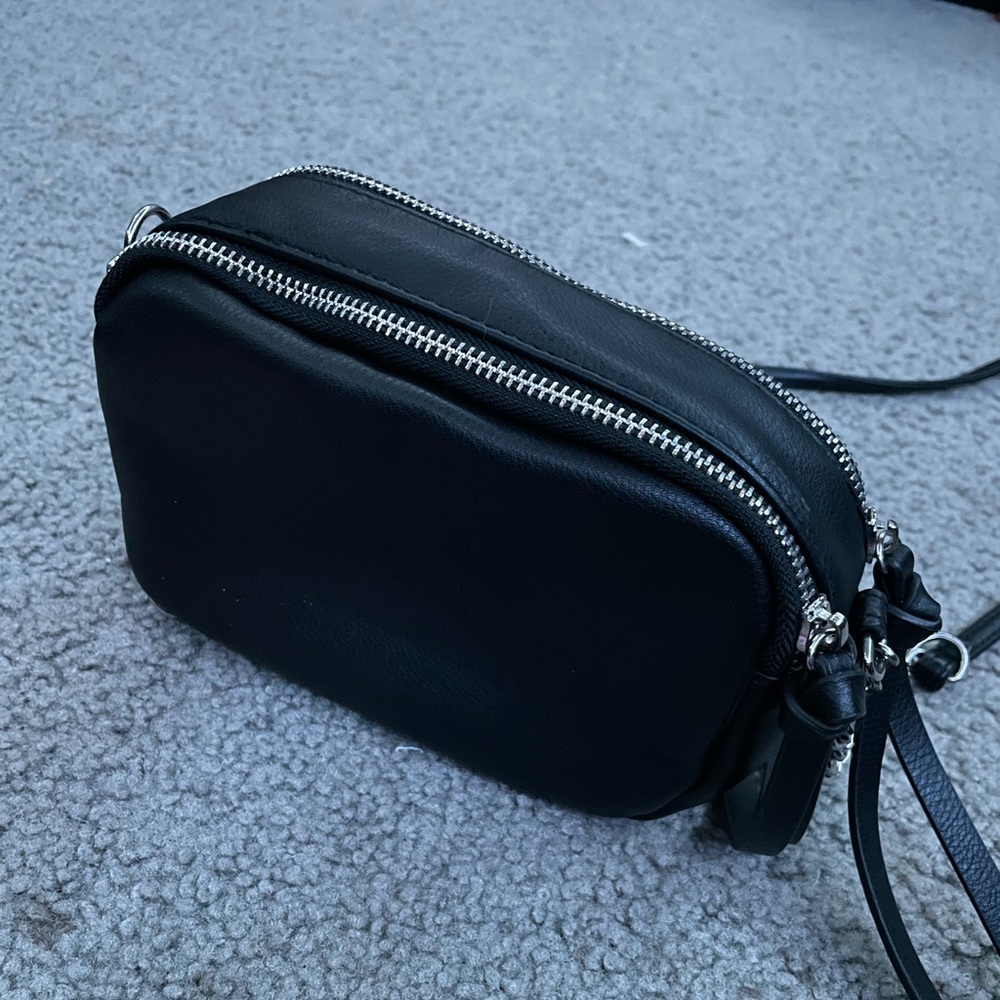 ✨3/$35✨Black Mini Cross Body Purse